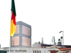 En images : la cour principale de la Trésorerie générale de Yaoundé 1 publie des images de sa cérémonie de levée des couleurs du Cameroun, un moment qui a marqué l’opinion