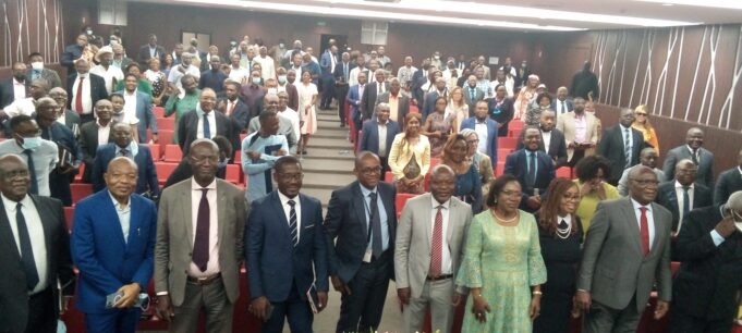 des-patrons-face-a-leur-releve-scaled-1