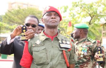 Reconnaissance : plus de 600 éléments des forces armées camerounaises reçoivent des insignes de grade à Douala