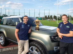 Advertissement : New Land Rover Defender delivers the Webb Ellis Trophy to South Africa at Rugby World Cup Final